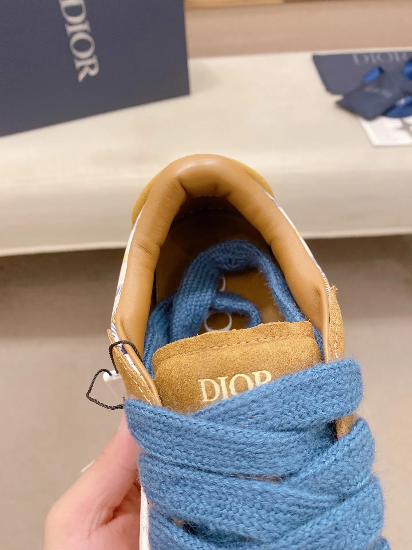 Factory price: 300 Men's shoes 💰[Dior·Dior] Top 🔍Couple style 💏🔍New casual sports style couple shoes, new four-season design, perfect workmanship, lace-up lazy style to create cabinet quality, upper: imported first-layer cowhide, sheepskin lining is soft and comfortable, ultra-light TPU wear-resistant outsole, simple, versatile fashion men's shoes, excellent color code number 35--44